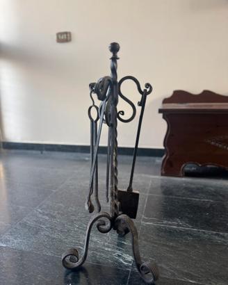 Set strumenti grigliata e caminetto
