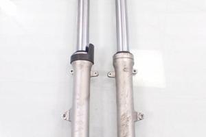 Sospensione anteriore forcelle steli e ammortizzat