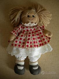 Bambola stoffa lana vestito ricamato fatta a mano