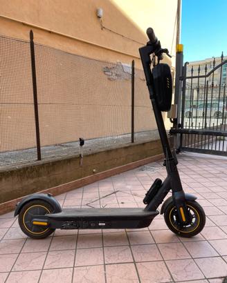 Monopattino Segway Ninebot G30 Max 65 km autonomia