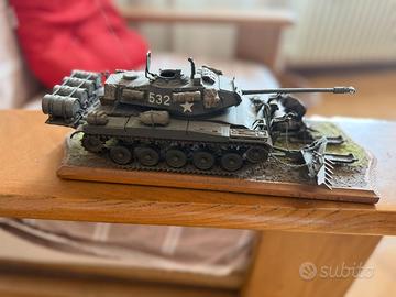 Modellino Carro Armato M4 Sherman con Scenografia
