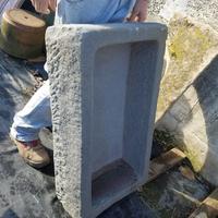 Vecchia vasca in pietra