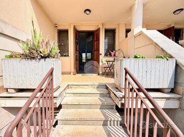 VILLA A SCHIERA A MAIRANO