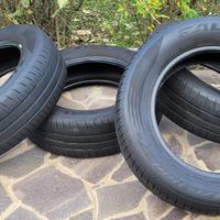 Gomme Auto 215 65 R17