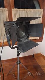 Fari teatrali Spotlight Milano 1000 w coppia 