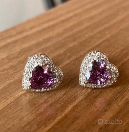 Orecchin in argento a cuore viola