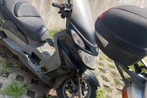 Moto Suzuki