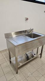 Lavello semplice 1 vasca con rubinetto mani libere