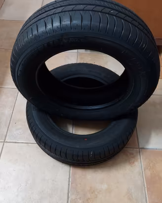 4 gomme Michelin 195/60 R15 88V nuove
