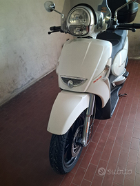 Aprilia scarabeo 300 s bianco