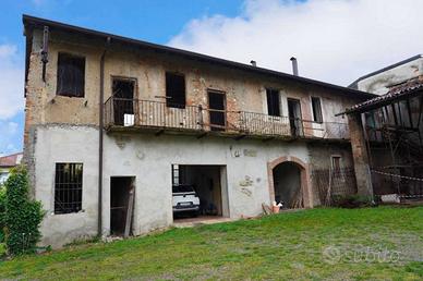 Rustico / Casale di 154 m² con 5 locali a Osnago