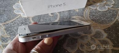 Cellulare iPhone 5 da riparare