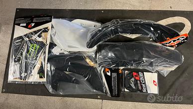 Kit plastiche+adesivi+coprisella Honda crf 04/05