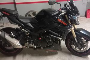 SUZUKI GSR 750 2012