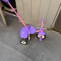 Triciclo SmarTrike con maniglia