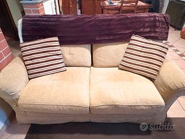 Divano 2 posti tessuto beige – buono stato