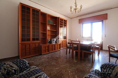 4 LOCALI A VILLA SAN GIOVANNI