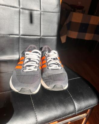 Scarpe Adidas uomo grigie e arancioni