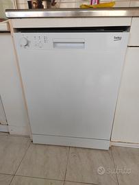 lavastoviglie Beko sottolavello