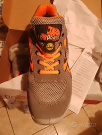 Scarpe antinfortunistiche nuove