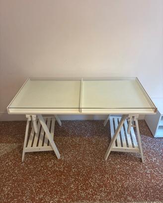 Scrivania Ikea Finnvard 140x70x77