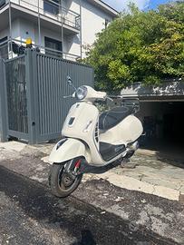 Vespa gts300i.e