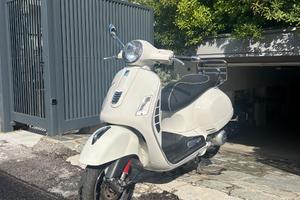 Vespa gts300i.e
