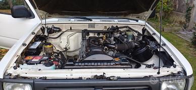 TOYOTA HILUX LN 105  2.4 D