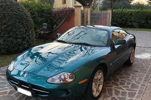 JAGUAR XK8 COUPÉ
