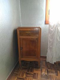 Coppia comodini in legno stile arte povera
