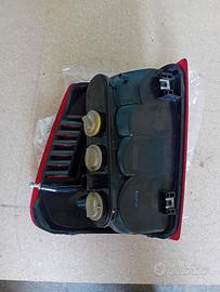 faro posteriore jeep cherokee