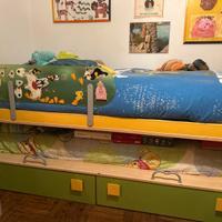 Letto a castello e scrivania