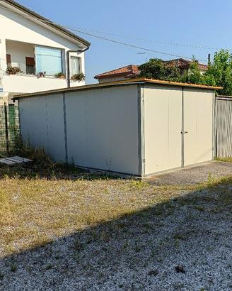 garage 650x370h244  acc zinc e pannelli sandwich