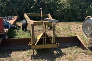 livellatrice agricola trainata