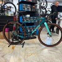 Bicicletta gravel arcadex al grx 610 12v