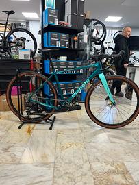 Bicicletta gravel arcadex al grx 610 12v