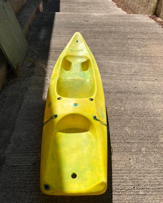 Kayak rigido