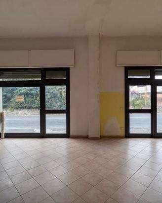 Locale commerciale 106