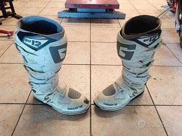 stivali sg 12 taglia 45  2paia/pettorina Leatt 5.5