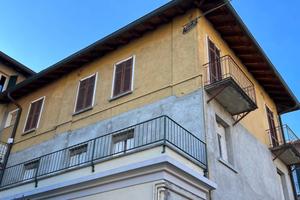Villa di 315 m² con più di 5 locali a Caglio