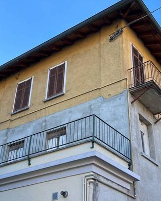 Villa di 315 m² con più di 5 locali a Caglio