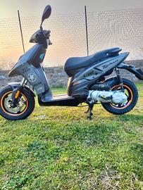 Piaggio Typhoon 50 scooter 