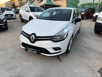 RENAULT Clio dCi 8V 75 CV 5 porte Moschino Life