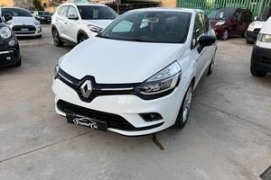 RENAULT Clio dCi 8V 75 CV 5 porte Moschino Life