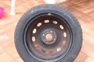 Gomme con cerchioni e borchie X4