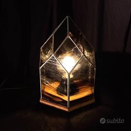 Lampada da tavolo artgianale.