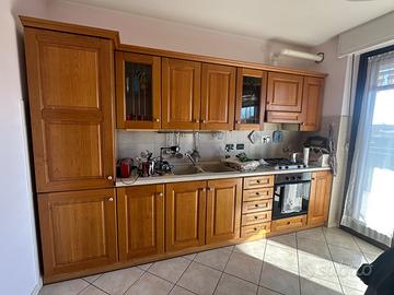 Cucina + vetrina soggiorno