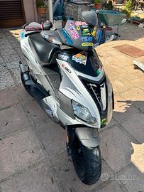 aprilia sr
