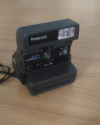 macchina fotografica polaroid 