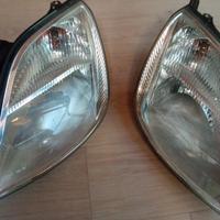 Coppia Fanali anteriori Ford Fiesta modello 2004